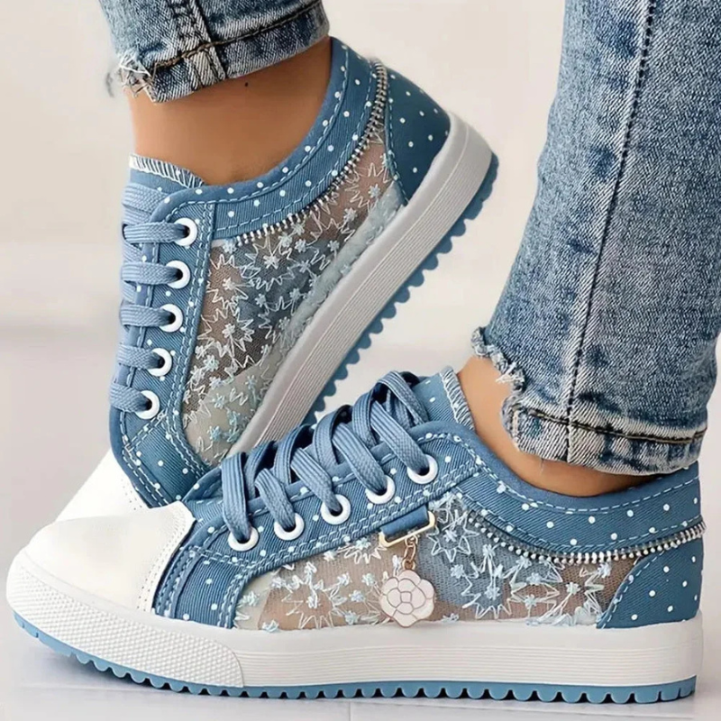 Sneaker in Jeans-Optik mit Pünktchen und Blumendetail – Damen