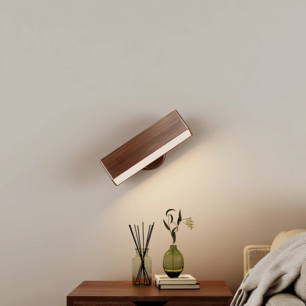 Drehbare Holz-Wandleuchte mit Akku und Touch