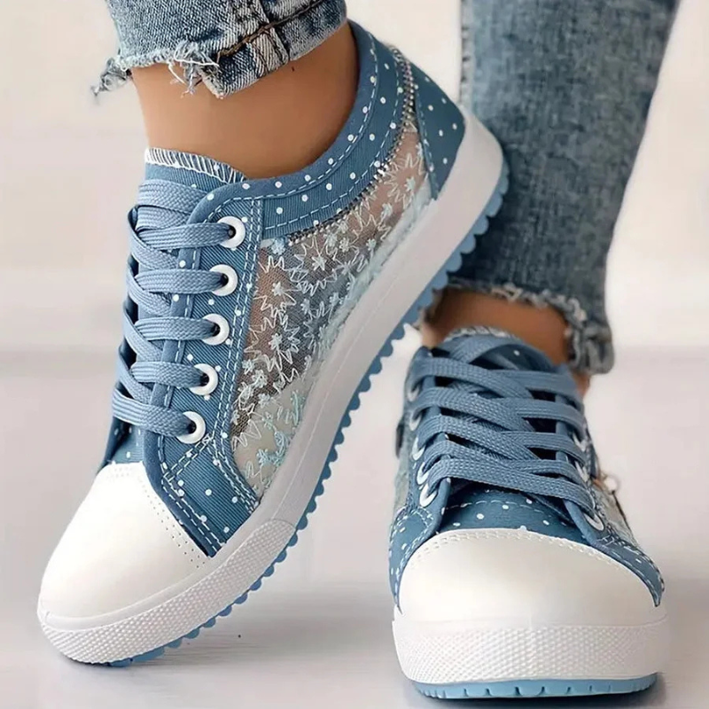 Sneaker in Jeans-Optik mit Pünktchen und Blumendetail – Damen