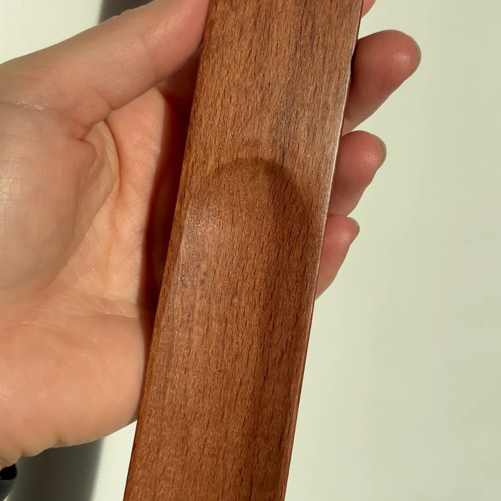 Magnetischer Schuhlöffel aus Buchenholz – Schuhe anziehen ohne Bücken