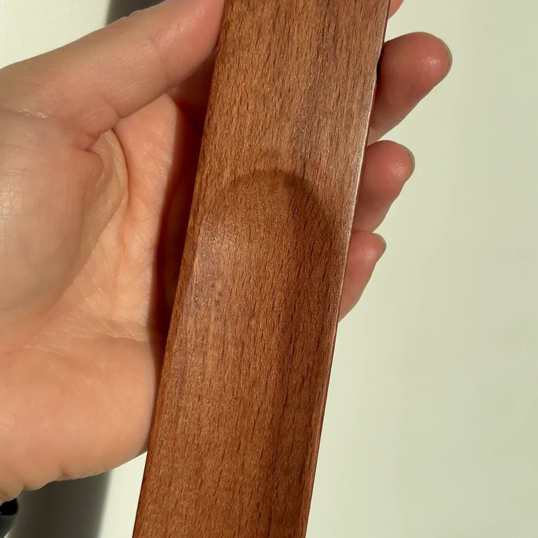 Magnetischer Schuhlöffel aus Buchenholz – Schuhe anziehen ohne Bücken