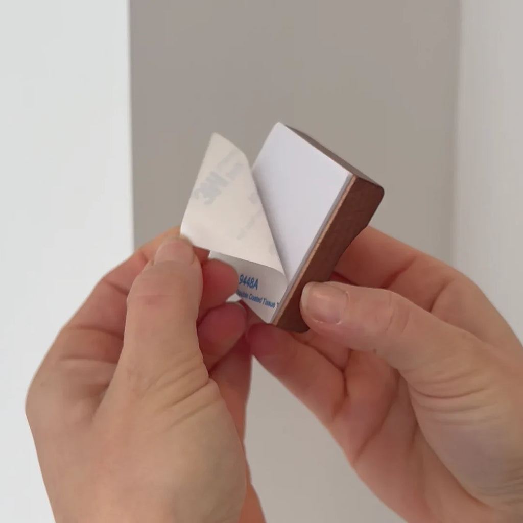 Magnetischer Schuhlöffel aus Buchenholz – Schuhe anziehen ohne Bücken