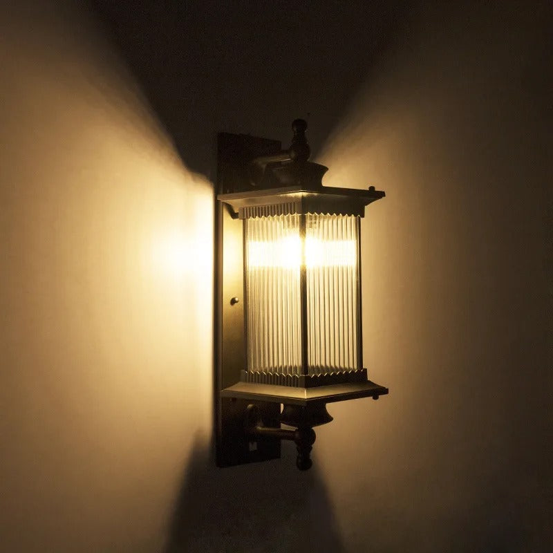 Außenwandleuchte im Laternenstil – Schwarz mit Riffelglas